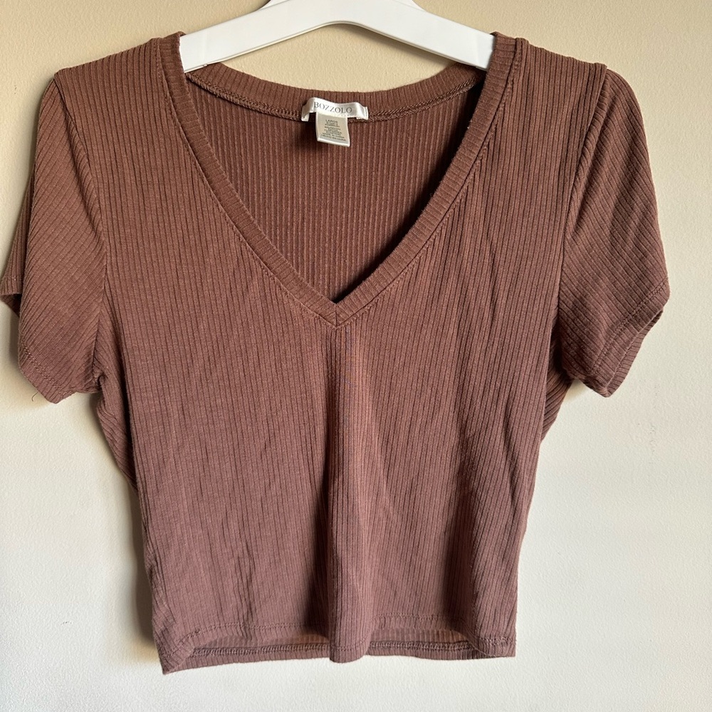 Bozzolo Chocolate V-Neck Cropped Tee
